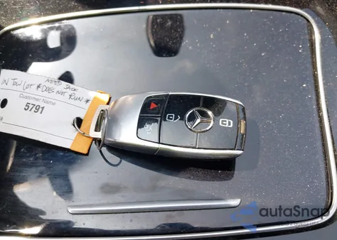 2017 Mercedes-Benz E 300 z USA, uszkodzony, nr VIN WDDZF4JB7HA031920